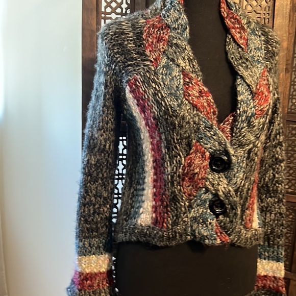 Hand knit cardigan sweater - Picture 3 of 13